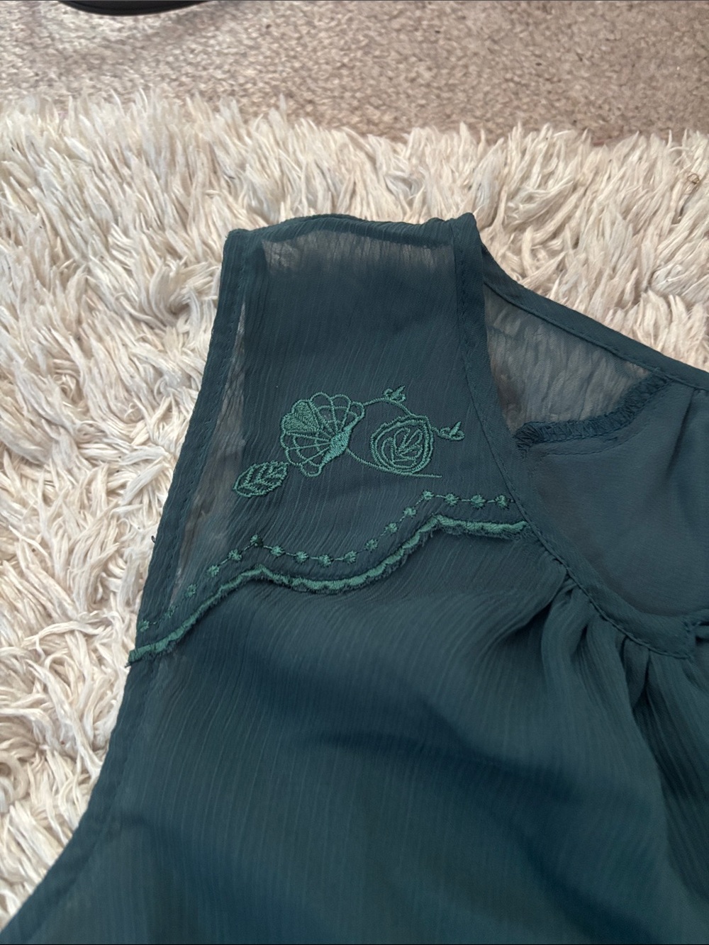 NWT size Xs LC Lauren Conrad Dark Teal Sleeveless Embroidered Neck Top - Picture 4 of 6